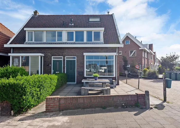 Wijkiki Surf House